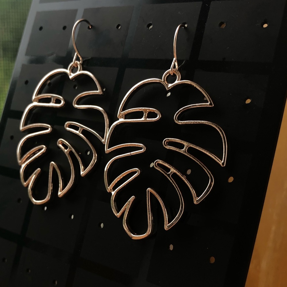 Pineapple and palm leaf earrings sale! - Picture 7 of 8